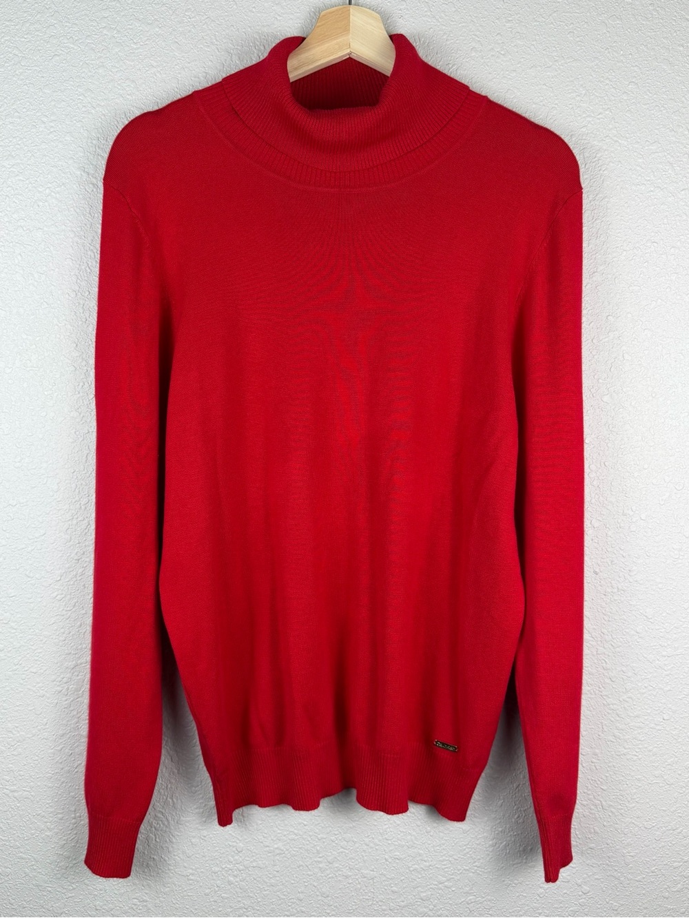 Calvin Klein Womens XL Red Turtleneck Sweater Rayon Blend Gold Logo Knit